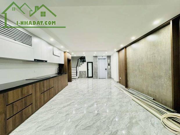 Bán Gấp Nhà Nguyễn Văn Cừ 55m2 6 Tầng, Thang Máy, Ô Tô Cách Nhà 20m, Ngõ Thông 10 Tỷ Hơn