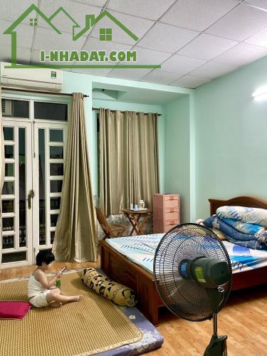 Bán nhà Huỳnh Tấn Phát Nhà Bè 80m2 đúc mới chỉ 5.5 tỷ