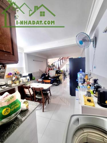Cần bán nhà 2 tầng, hẻm ba gác gần Phạm Văn Đồng, Gigamall- 4 tỷ thương lượng
