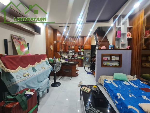 Cần tiền bán nhà Bạch Mã P4 Quận 10 DT 80m2 Giá 2tỷ650 Lh@932861530 Vân