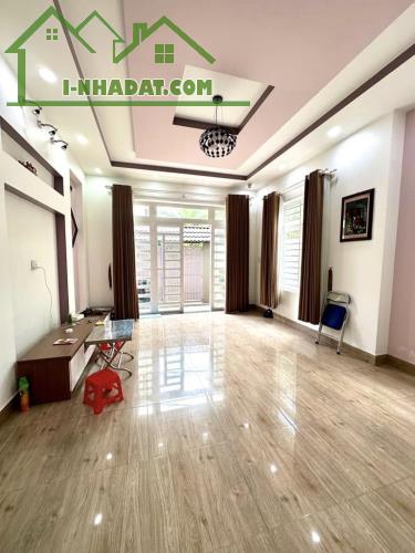 Bán gấp VILLA TÔ NGỌC VÂN Phường Linh Đông Thủ Đức, giá 14.5 tỷ  - HXH - 155m2 - 3 Tầng - 5