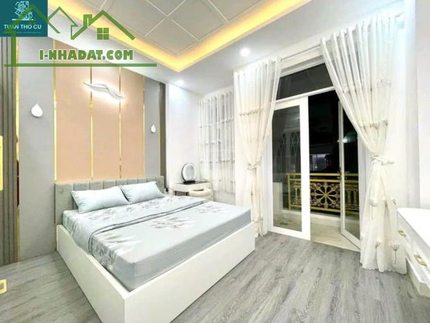 Bán nhà Tam Trinh, Ô Tô đỗ cổng, 30m ra Phố, Thiết Kế Đẹp, 5 Ngủ, 36/50m2, Nhỉnh 5 tỷ