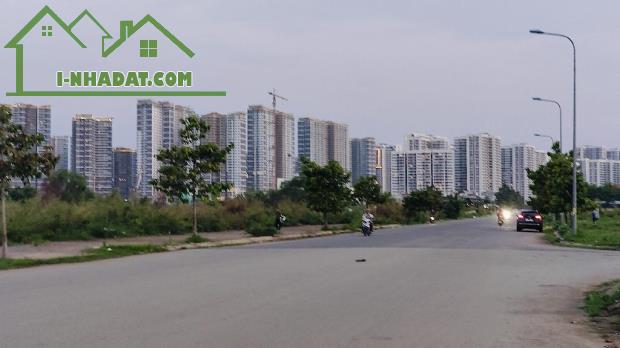 Bán Đất Mặt Tiền Góc Đẹp - View Vinhomes, Vành Đai 3, Quận 9. Giá Nhỉnh 7 Tỷ - 2