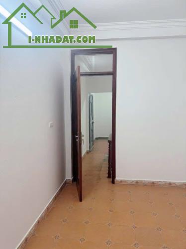 Bán nhà 5 tầng x 30m2 tại Lĩnh Nam, Hoàng Mai, Hà Nội, Giá rẻ chỉ 5,x tỷ. - 1