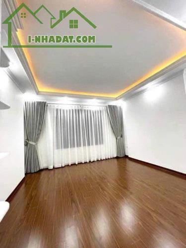 HÓT! HÍT _ CẦU GIẤY NHÀ 5 tầng dt: 40 m2, Mt 4,2 m, 8,9 tỷ_ Q, CẦU GIẤY. - 3