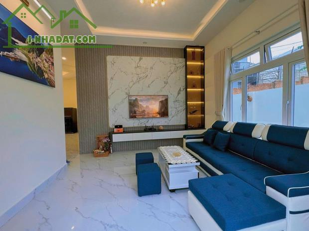 Bán Villa Trần Đại Nghĩa Phường 8 Đà Lạt 201m2 chỉ 9 tỷ 9 - 3