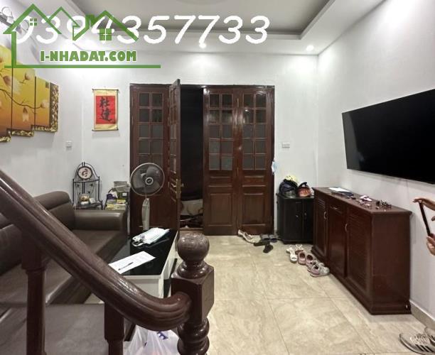 HOT HOT! Bán nhà Hạ Yên, lô góc 3 thoáng, ngõ ô tô đỗ cửa, 48m², 9.2 tỷ