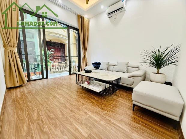 NAM TỪ LIÊM -LÔ GÓC 37m² - Ô TÔ DỪNG ĐỖ NGÀY ĐÊM - Ở SƯỚNG -GIÁ 6.x .Lh 0876196866 - 2
