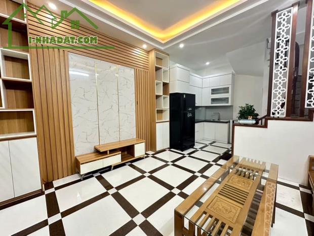 👨‍👩‍👧‍👦Nhà Nguyễn Khánh Toàn 30m2 - 5 Tầng - Siêu Hiếm - Phố Vip Tại Hà Nội - 1