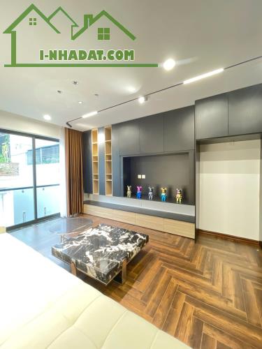 HÀNG HIẾM PHỐ NGUYỄN SƠN 45M2, 6T THANG MÁY, GARA Ô TÔ - NHỈNH 1X TỶ