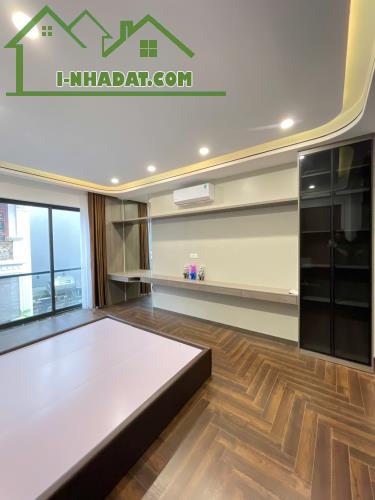 HÀNG HIẾM PHỐ NGUYỄN SƠN 45M2, 6T THANG MÁY, GARA Ô TÔ - NHỈNH 1X TỶ - 3