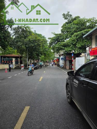 DƯƠNG QUẢNG HÀM - CẦU GIẤY - NHÀ MỚI ĐẸP - THOÁNG TRƯỚC SAU - ÔTÔ VÀO NHÀ - VỊ TRÍ KIM CƯƠ