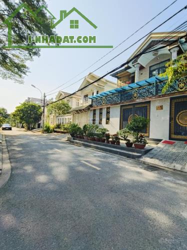 BÁN NHÀ CẤP 4, 2 CĂN TRÊN 180M2 THỔ CƯ (12M X 15M), VUÔNG VỨC - CHỈ 6.2 TỶ - KDC HIỆN