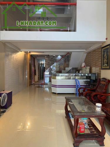 Bán nhà 1 trệt 1 lầu khu Chợ Chùa Bến Tre.Có sẵn nội thất và sổ hồng riêng - 1