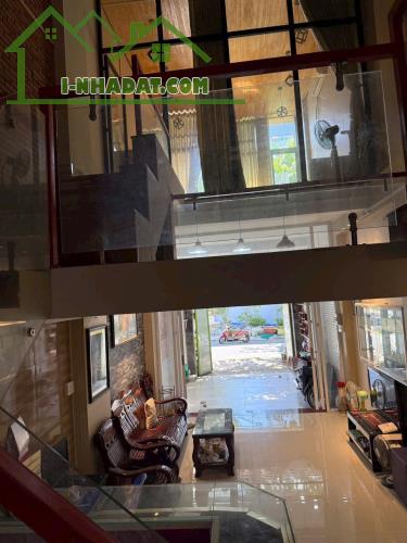 Bán nhà 1 trệt 1 lầu khu Chợ Chùa Bến Tre.Có sẵn nội thất và sổ hồng riêng - 4