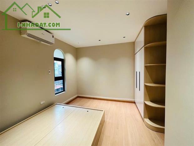 TẬP THỂ TẦNG 2  ĐƯỜNG HOÀNG QUỐC VIỆT 75M 2 NGỦ GIÁ 4,25 TỶ,FULL NỘI THẤT - 2