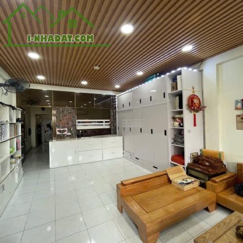 Chung cư Cách Mạng Tháng Tám, QUẬN 10, Sổ vuông 43.5 m2, 2.34 tỷ