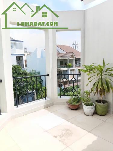 Cho thuê nhà mặt phố tại khu nhà phố Hưng Phước, 111m2, 4 lầu, 6pn, 6wc, ở, Vp, Kdoanh - 1