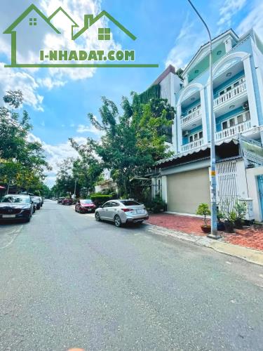 Cho thuê biệt thự 4 tầng KDC Nam Long Trần Trọng Cung, Quận 7 - 1