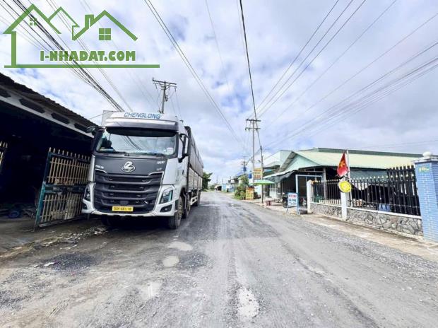 KẸT TIỀN BÁN GẤP LÔ ĐẤT NGAY ẤP 1 DT 10X33 GIÁ 1TY950 SHR SANG TÊN CÔNG CHỨNG NGAY - 1