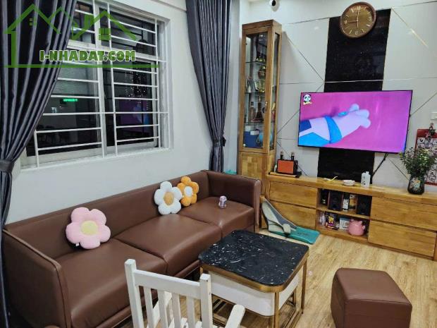 Bán căn hộ chung cư Pháp Vân  2 ngủ trung tâm sầm uất ở ngay giá 4 tỷ - 2