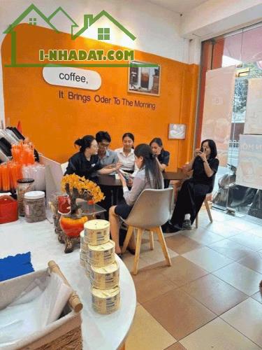 SANG LỖ TIỆM TRÀ SỮA THÁI NHƯỢNG QUYỀN ĐẸP LẮM MB VỊ TRÍ ĐẸP- QUẬN 4 -TPHCM - 2