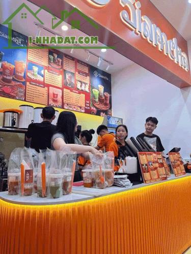 SANG LỖ TIỆM TRÀ SỮA THÁI NHƯỢNG QUYỀN ĐẸP LẮM MB VỊ TRÍ ĐẸP- QUẬN 4 -TPHCM - 4