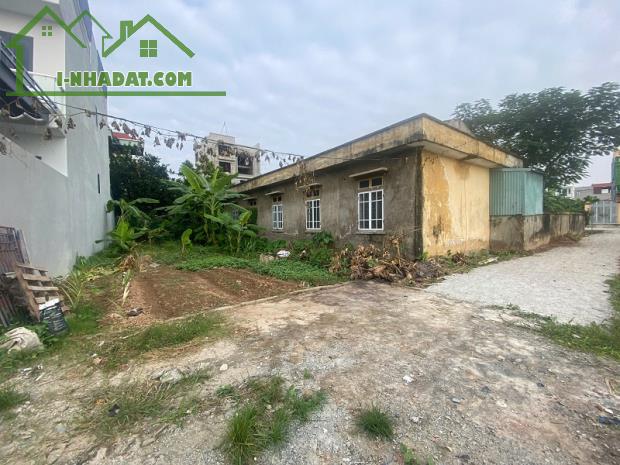 Bán đất Bùi Xá Tam Hưng Thanh Oai, View sân bóng, 2 ngõ vào, Thoáng vĩnh viễn - 1