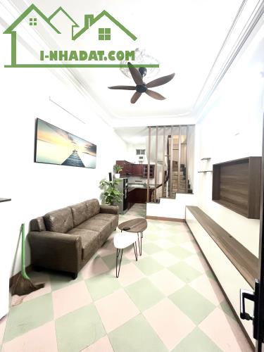 💥💥💥PHÂN LÔ CẦU GIẤY-  30M2- 5T –  CÁCH Ô TÔ - VÀI BƯỚC CHÂN -  DÂN TRÍ CAO -  2 THOÁNG - 1