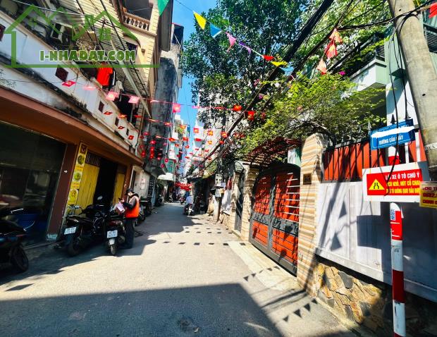 💥💥💥PHÂN LÔ CẦU GIẤY-  30M2- 5T –  CÁCH Ô TÔ - VÀI BƯỚC CHÂN -  DÂN TRÍ CAO -  2 THOÁNG - 3