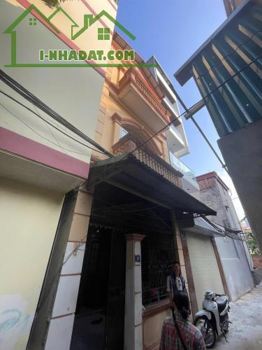 -Bán đất tặng nhà dân xây 3 tầng trong 20 ngày tại tổ 4 Phúc Đồng Long Biên Hà Nội.