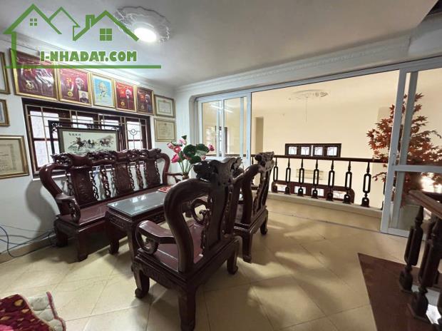 CHO THUÊ MẶT BẰNG KINH DOANH ĐẸP – KIM MÃ (GẦN GIANG VĂN MINH, NHÀ HÁT CHÈO) Diện tích 45m - 4