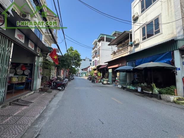 Nhà đẹp đường to kinh doanh tốt Phố Hoa Lâm DT 40m2 . Giá 15.9 tỷ