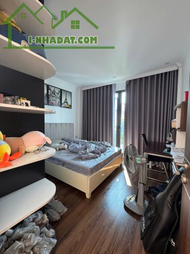 Nhà đẹp đường to kinh doanh tốt Phố Hoa Lâm DT 40m2 . Giá 15.9 tỷ - 3