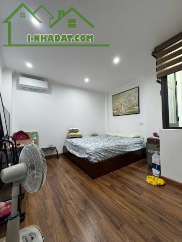 Nhà đẹp đường to kinh doanh tốt Phố Hoa Lâm DT 40m2 . Giá 15.9 tỷ - 4