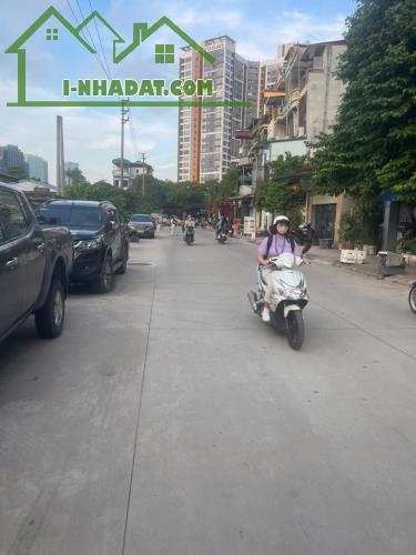 CẦN BÁN ĐẤT THƯỢNG MỖ DT 40m MT 4m HẬU = NHAU VUÔNG NHƯ TỜ A4