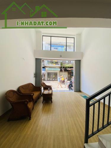 Bán nhà mặt tiền Lý Văn Phức p Tân Đinh, 4x18m2 4 tầng chỉ 26 tỷ - 1