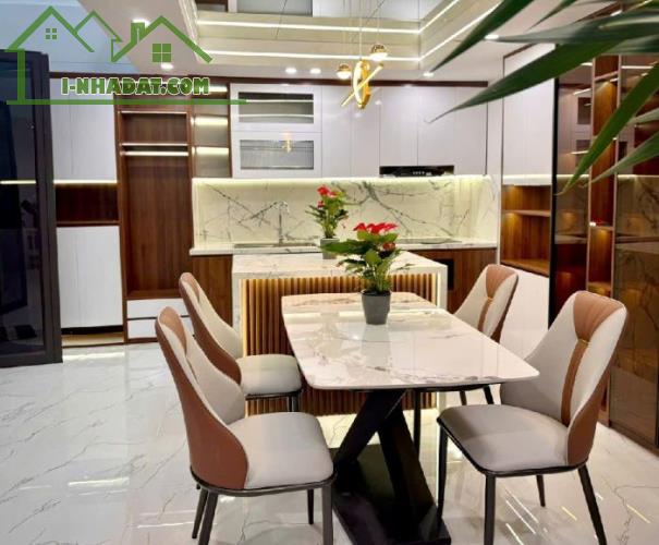 BÁN NHÀ ĐẸP TAM KHƯƠNG 60M2 5 TẦNG GẦN 13 TỶ, NGÕ TO THÔNG THOÁNG, Ở NGAY, KINH DOANH