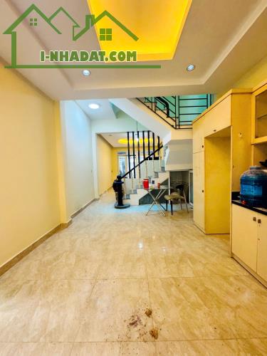 Cho thuê nhà đẹp 2 lầu hẻm 458 Huỳnh Tấn Phát, Bình Thuận, Quận 7