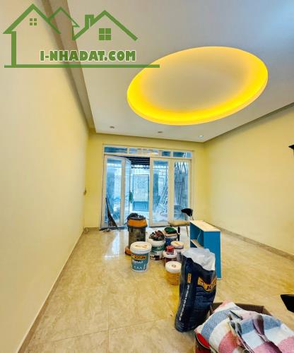 Cho thuê nhà đẹp 2 lầu hẻm 458 Huỳnh Tấn Phát, Bình Thuận, Quận 7 - 2