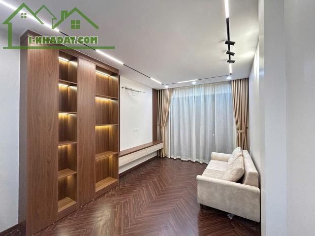 BÁN NHÀ MẶT PHỐ HOA BẰNG, CẦU GIẤY - 62M x 7T THANG MÁY - VỈA HÈ RỘNG - KINH DOANH - GIÁ - 1