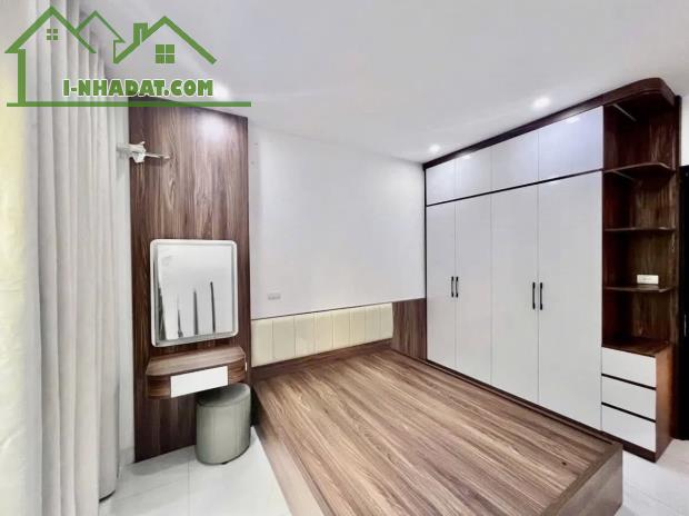 TIN CHẤN ĐỘNG. Trung Tâm Bồ Đề Chỉ 8.x Tỷ, 41m2, 4 Phòng Ngủ, Ô Tô Cạnh Nhà, Full NT - 3