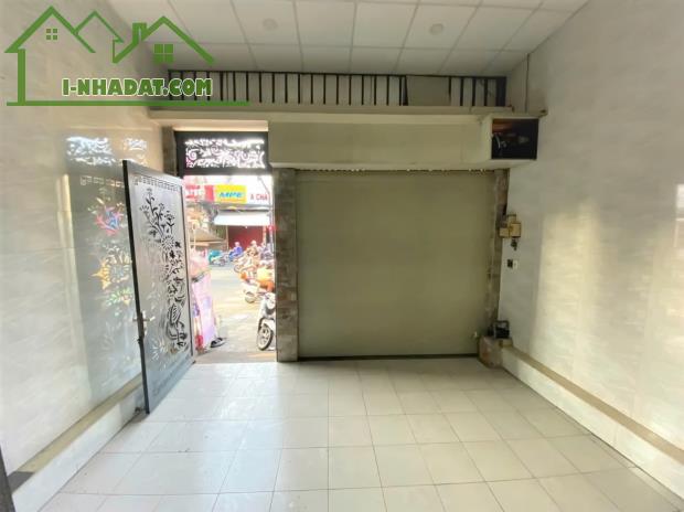 Cho thuê nhà 3 lầu mặt tiền kinh doanh sầm uất Nguyễn Thị Thập, Quận 7 - 3