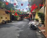 Bán nhà Phân lô Trần Quốc Hoàn 35m2*5T, ô tô vào nhà, nhà mới đẹp ở ngay, gần phố, 12 tỷ