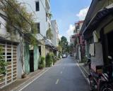 Bán 30m2 thị trấn Trâu Quỳ ngõ cực nông, gần phố