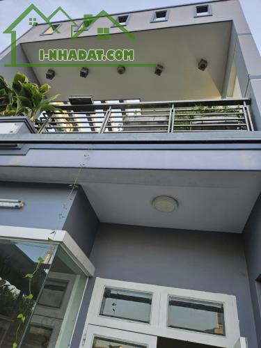 Nhà HXH đường Gòi cát DT 80m, 3 tầng vị trí đẹp