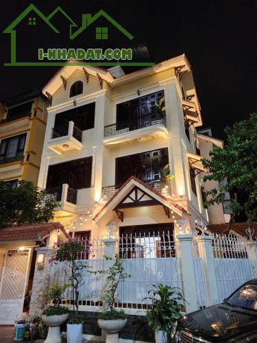 (LÔ GÓC) Bán Biệt Thự KDT Mễ Trì Hạ 150mx4T Oto Tránh Vỉa Hè KD VP Hơn 40 Tỷ Khu Vip Sổ Vu