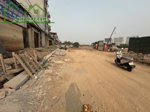 Nhà Phố  Gia Quất 35 m2  5 tầng  giá 7.45 tỷ (CTL)