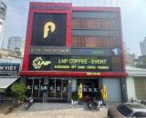 Quận 1 ! MẶT BẰNG ĐẸP LẮM ! CHO THUÊ TẦNG 1, 2, 3 và TRỆT , DT : 180 m2 ( mỗi tầng ) Tel