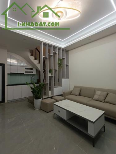 Bán nhà Hồ Tùng Mậu 32m2, 5T, mt5m,  8.7 Tỷ, Cầu Giấy, gần phố, ngõ nông, thoáng. - 1